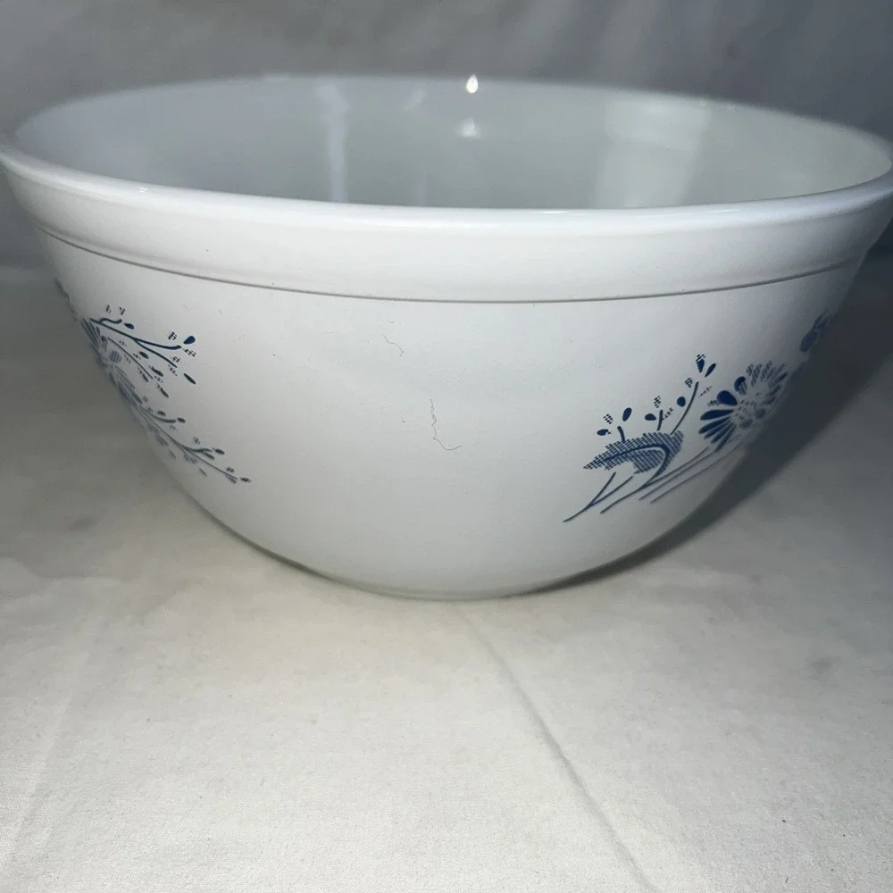 Pyrex Vintage Colonial Mist Mixing Bowl Blue White Ombre Floral MCM Kitchenware
